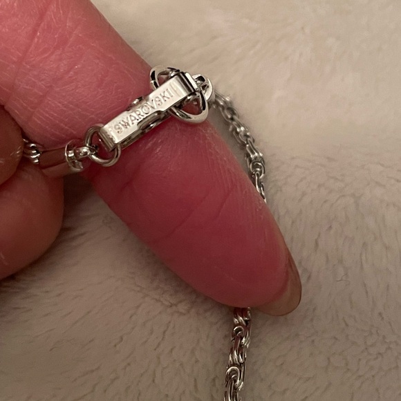 Beautiful Swarovski thick cross necklace - Picture 6 of 10